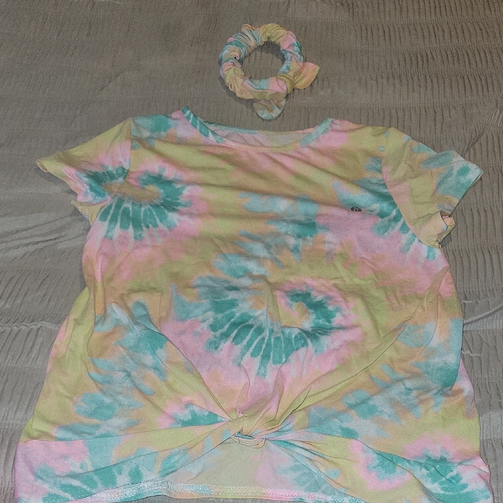 Layer 8 Tie-Dye Short Sleeve Tee with Scrunchie